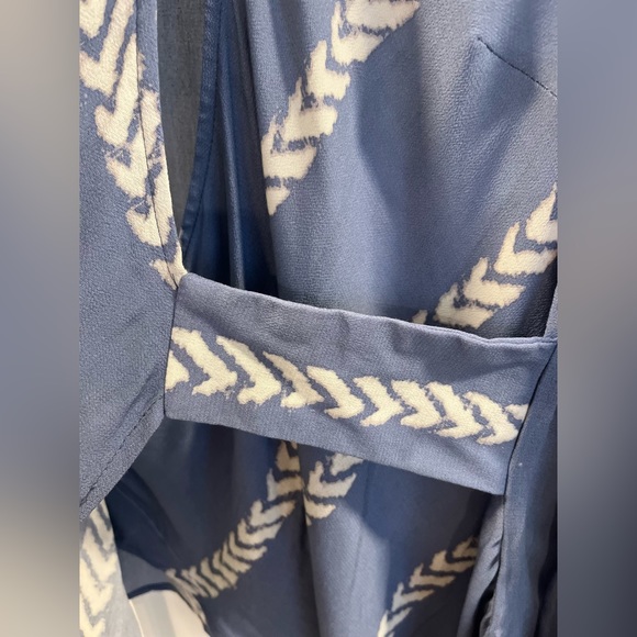 NWT One World Blouse with Floral Detail Size L - Picture 11 of 12